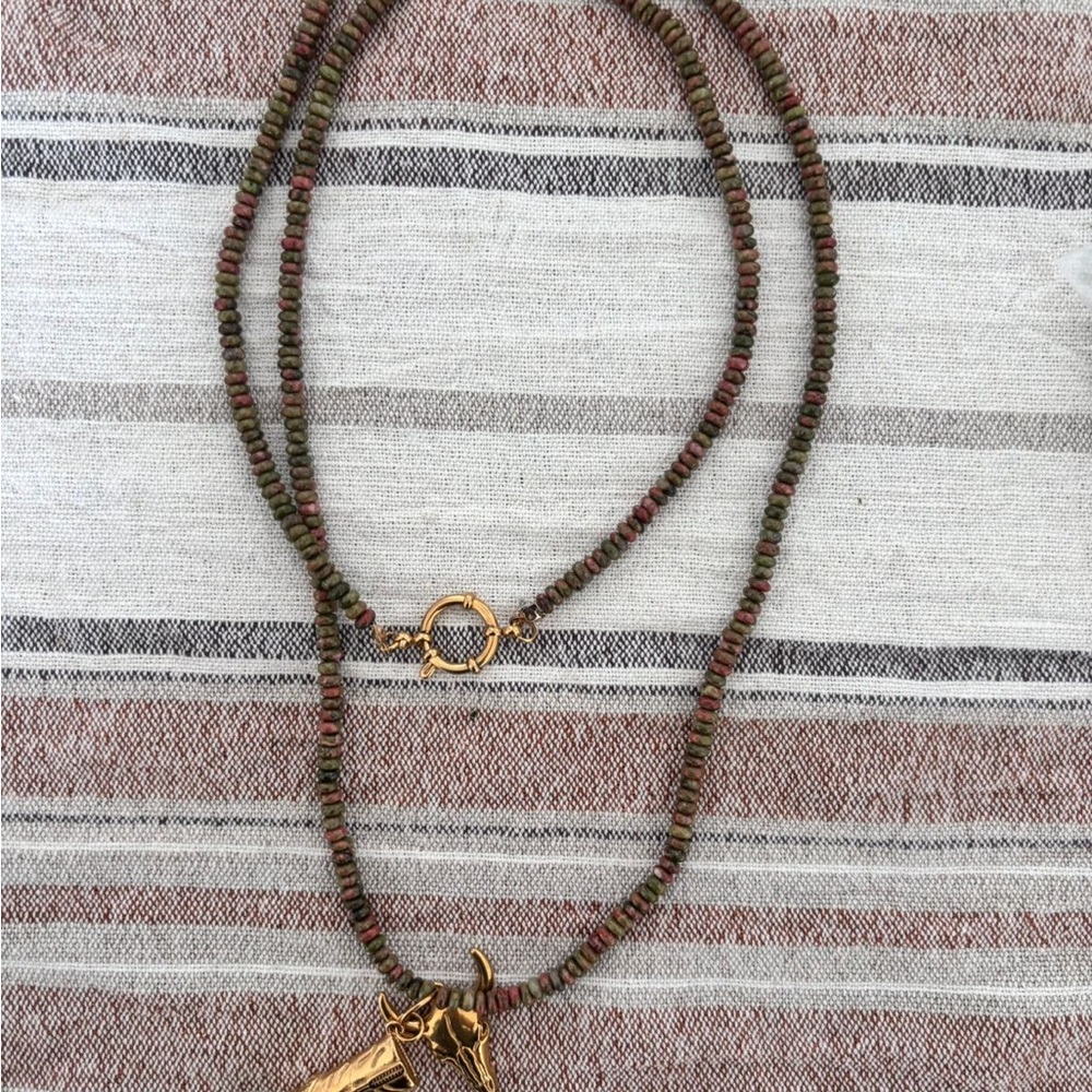 Elegant Beaded Necklace with Gold Accents
